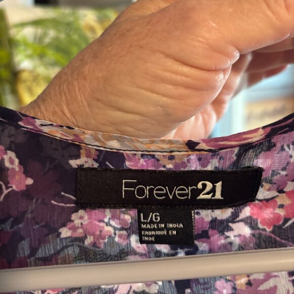 Size Large Forever 21 floral button up Blouse Sheer - Picture 3 of 3